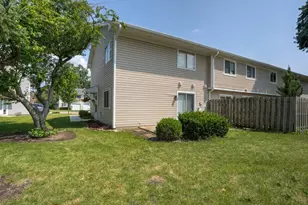 536 Alton Ct, Carol Stream, IL 60188 - Photo 3