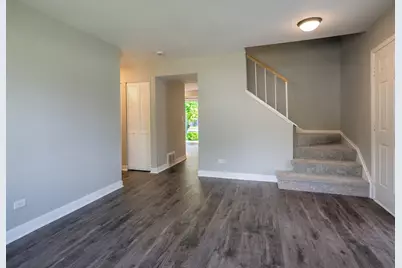 536 Alton Court, Carol Stream, IL 60188 - Photo 5