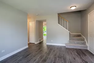 536 Alton Ct, Carol Stream, IL 60188 - Photo 5