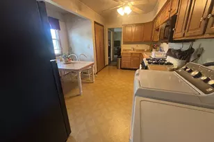17 Sycamore Ave, Carpentersville, IL 60110 - Photo 5