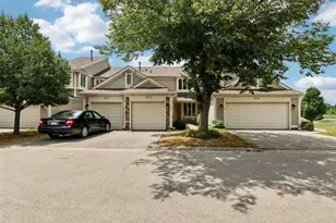 373 Goshawk Ln, Deerfield, IL 60015 - Photo 1