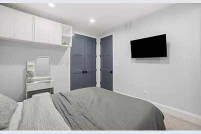 2254 W Roscoe Street #1, Chicago, IL 60618 - Photo 33