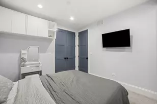 2254 W Roscoe St, Chicago, IL 60618 - Photo 33