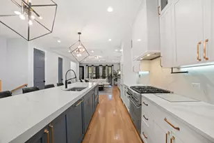 2254 W Roscoe St, Chicago, IL 60618 - Photo 11