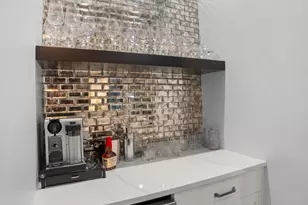 2254 W Roscoe St, Chicago, IL 60618 - Photo 17