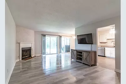 692 Hapsfield Lane #4B1, Buffalo Grove, IL 60089 - Photo 3