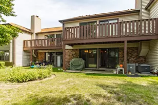 692 Hapsfield Ln, Buffalo Grove, IL 60089 - Photo 19