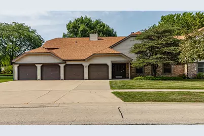 692 Hapsfield Lane #4B1, Buffalo Grove, IL 60089 - Photo 1