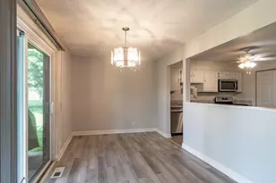 692 Hapsfield Ln, Buffalo Grove, IL 60089 - Photo 7