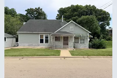 610 Wyatt Avenue, Oglesby, IL 61348 - Photo 1