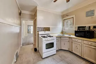 7930 S Maryland Ave, Chicago, IL 60619 - Photo 11