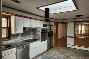 304 W Miller Rd, Sterling, IL 61081 - Photo 7