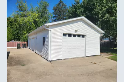 304 W Miller Road, Sterling, IL 61081 - Photo 3