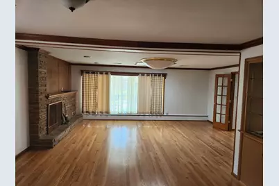 304 W Miller Road, Sterling, IL 61081 - Photo 9