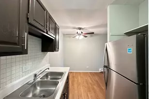 4612 N Beacon St, Chicago, IL 60640 - Photo 5