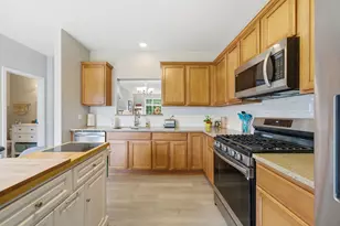8992 Disbrow St, Huntley, IL 60142 - Photo 11
