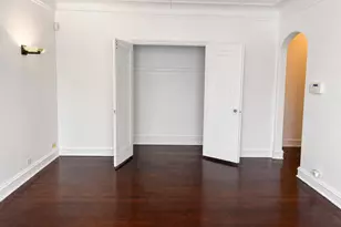 7348 N Ridge Blvd, Chicago, IL 60645 - Photo 9