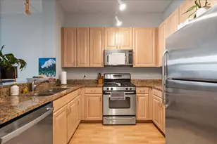 647 Metropolitan Way, Des Plaines, IL 60016 - Photo 7