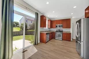803 W Courtland St, Mundelein, IL 60060 - Photo 9