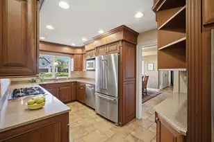 147 Timber View Dr, Oak Brook, IL 60523 - Photo 5