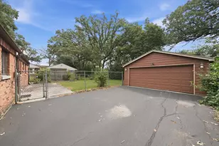 319 Oswego St, Park Forest, IL 60466 - Photo 19