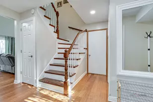 18 Bedford Rd, Mundelein, IL 60060 - Photo 3