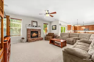 390 Bloomfield Cir E, Oswego, IL 60543 - Photo 11