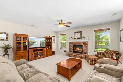 390 Bloomfield Circle E, Oswego, IL 60543 - Photo 9