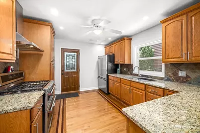 403 S 13th Avenue, Saint Charles, IL 60174 - Photo 5