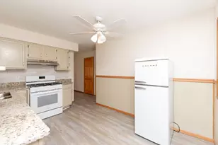 1527 S Main St, Belvidere, IL 61008 - Photo 15