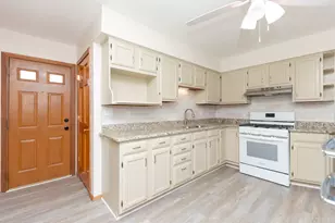 1527 S Main St, Belvidere, IL 61008 - Photo 13