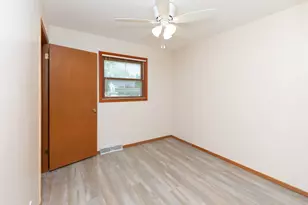 1527 S Main St, Belvidere, IL 61008 - Photo 33