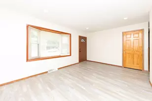 1527 S Main St, Belvidere, IL 61008 - Photo 23
