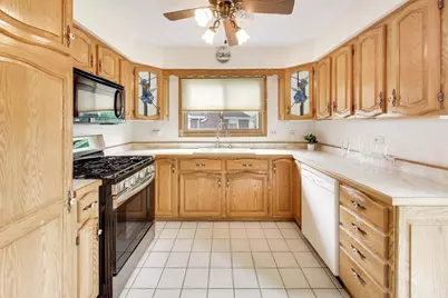2620 N Phelps Avenue, Arlington Heights, IL 60004 - Photo 7