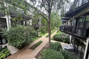 1070 W 15th St, Chicago, IL 60608 - Photo 21