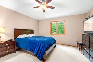 37W907 Bowes Rd, Elgin, IL 60124 - Photo 21
