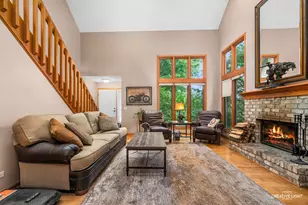 37W907 Bowes Rd, Elgin, IL 60124 - Photo 3