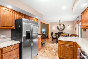 37W907 Bowes Rd, Elgin, IL 60124 - Photo 7