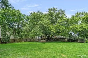 37W907 Bowes Rd, Elgin, IL 60124 - Photo 31
