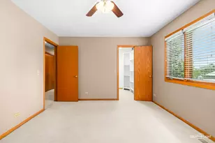 37W907 Bowes Rd, Elgin, IL 60124 - Photo 19