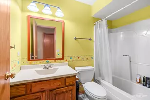 37W907 Bowes Rd, Elgin, IL 60124 - Photo 17
