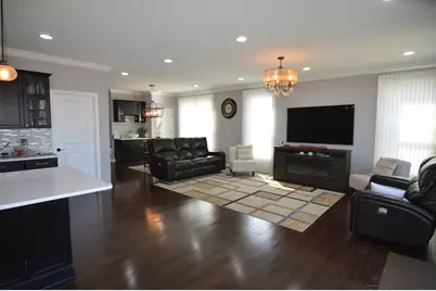 124 Roman Lane, Hawthorn Woods, IL 60047 - Photo 7