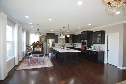 124 Roman Lane, Hawthorn Woods, IL 60047 - Photo 3