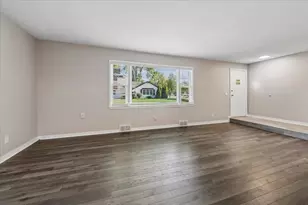 110 W 12th Ave, Naperville, IL 60563 - Photo 5