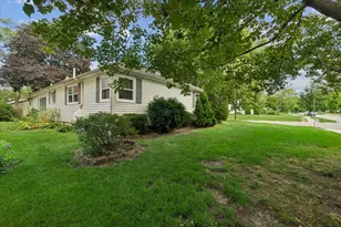 110 W 12th Ave, Naperville, IL 60563 - Photo 3