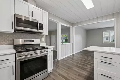 110 W 12th Avenue, Naperville, IL 60563 - Photo 9