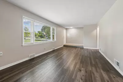 110 W 12th Avenue, Naperville, IL 60563 - Photo 5