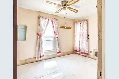 219 E Michigan Avenue, Pontiac, IL 61764 - Photo 33
