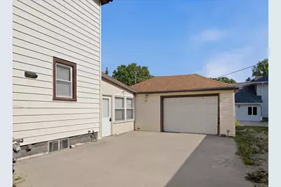 219 E Michigan Avenue, Pontiac, IL 61764 - Photo 5