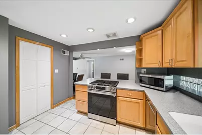 110 Green Valley Drive, Lombard, IL 60148 - Photo 9
